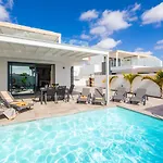 Gara 8 Villa *