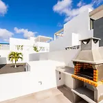 Gara 8 Villa *